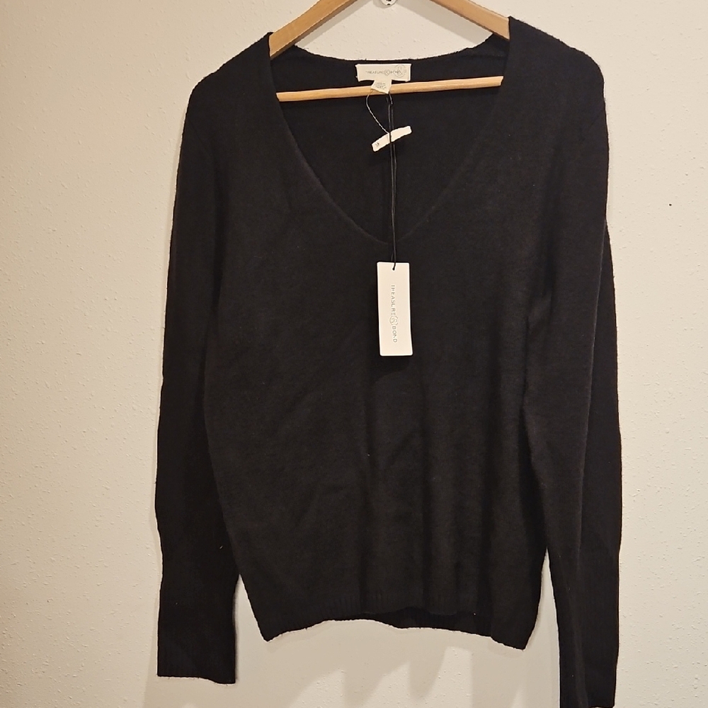 NWT Treasure & Bond Soft Black V-Neck Sweater Sz. S